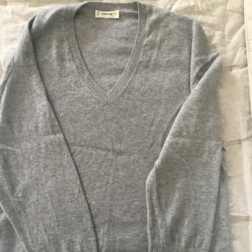 Light gray v neck sweater